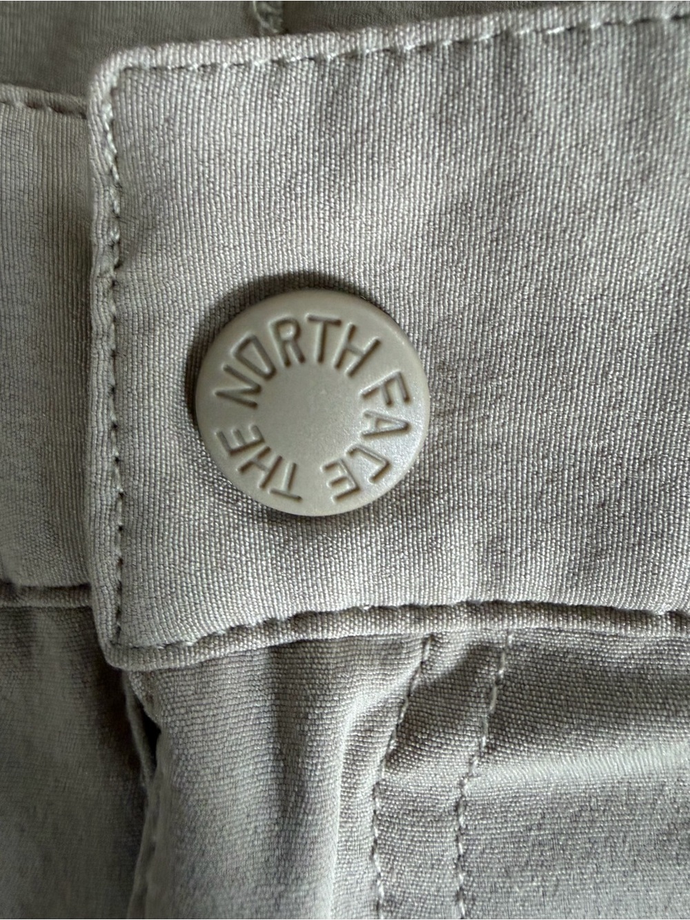 The North Face Women’s Sz. 4 Hiking Walking Shorts. Pockets. Snap & Zipper - Picture 3 of 13